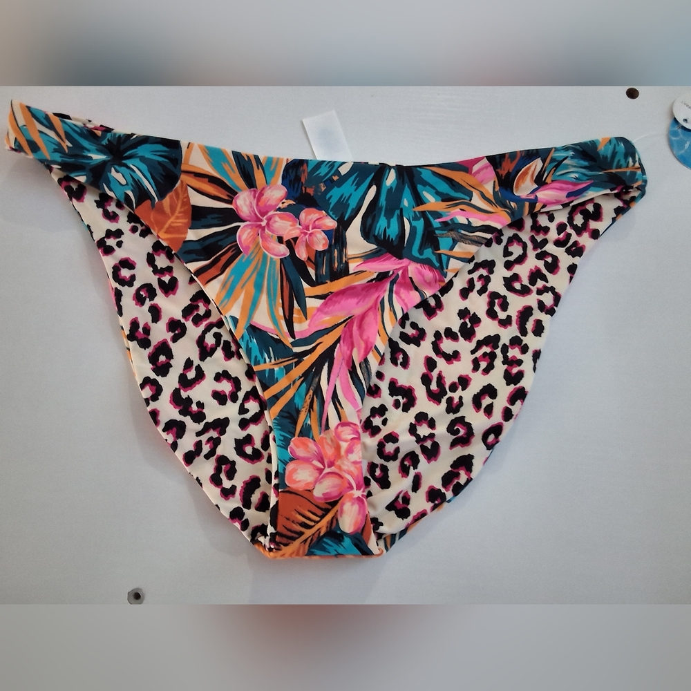 NWT Decree women reversable bikini swimsuite bottom size x large